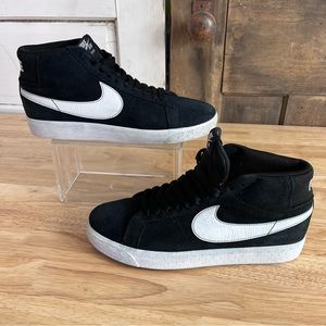Nike SB Zoom Blazer Mid 864349-002 men’s size:7 upper-suede rubber sole